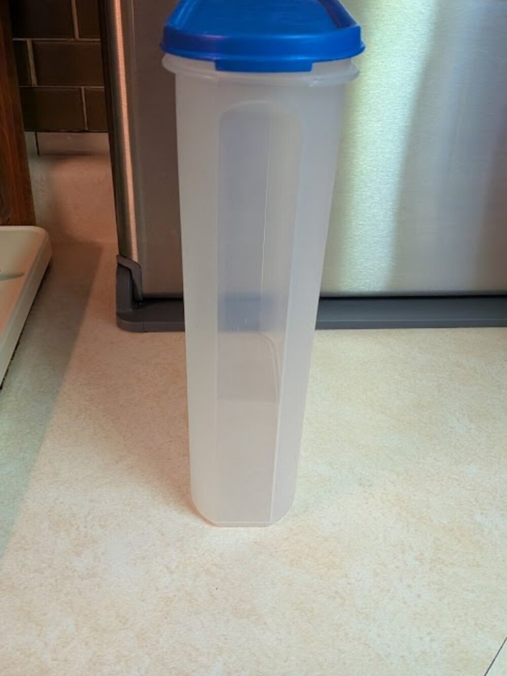 Tupperware Modular Mate w/Dark Blue Lid 5 Liters (11 x 11 x 3)